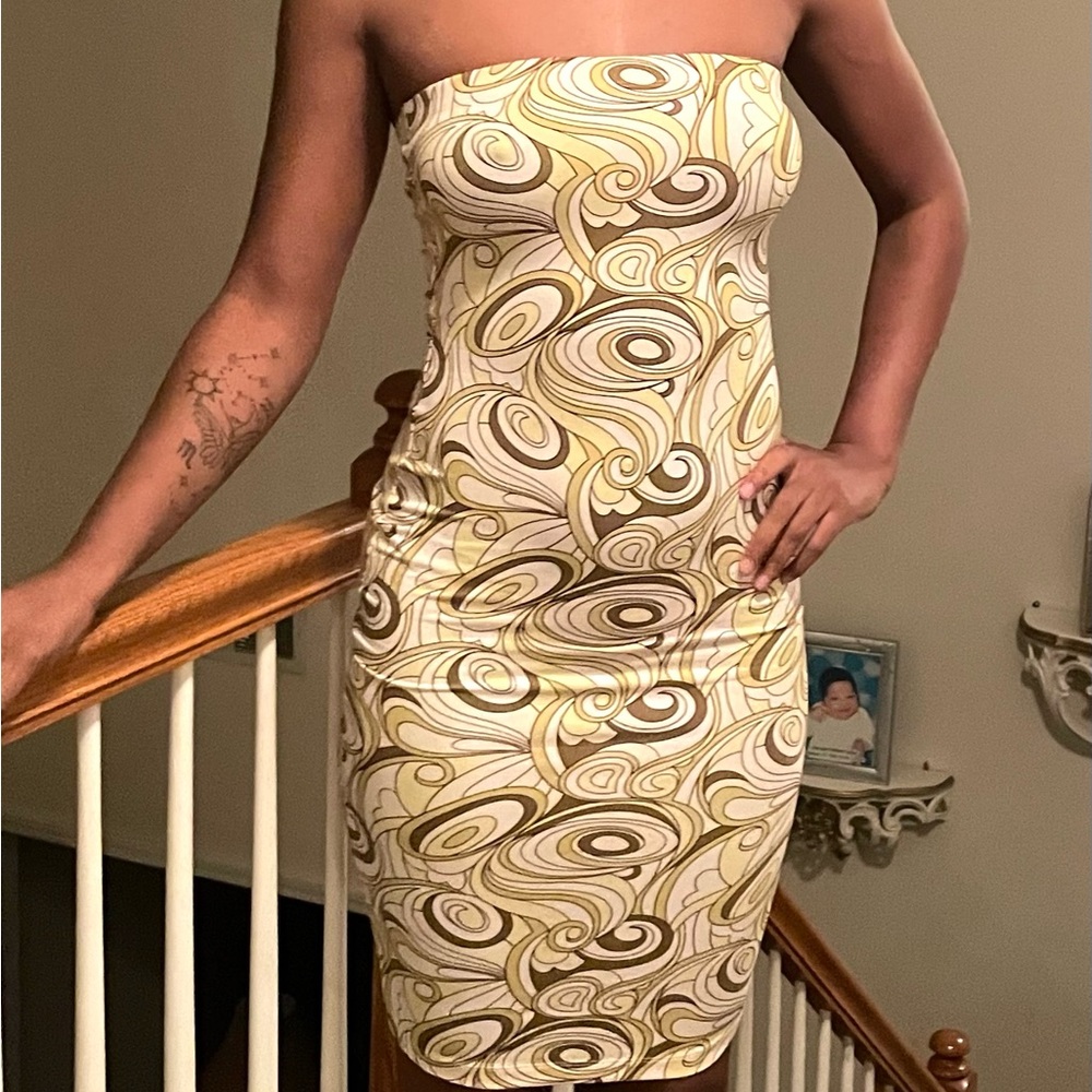 Abstract Patterned Strapless Dress - Picture 4 of 8